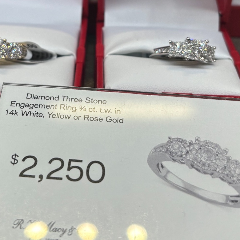 Diamond ring used just for 1 month